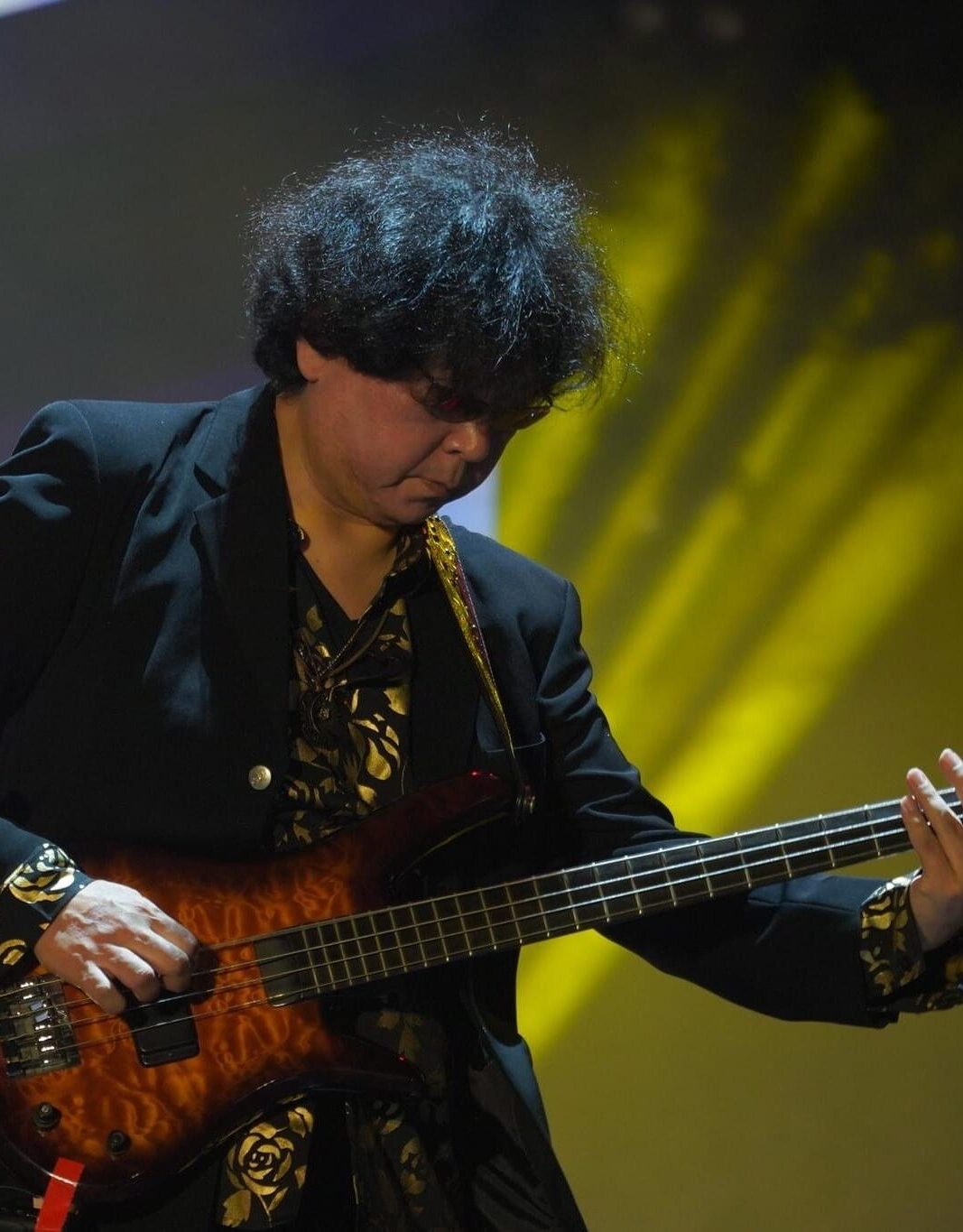 Bass – Aki
